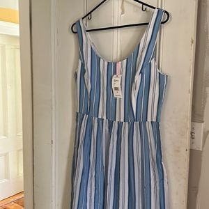 Vineyard Vines size 10 long striped summer dress.
